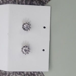Crown studs